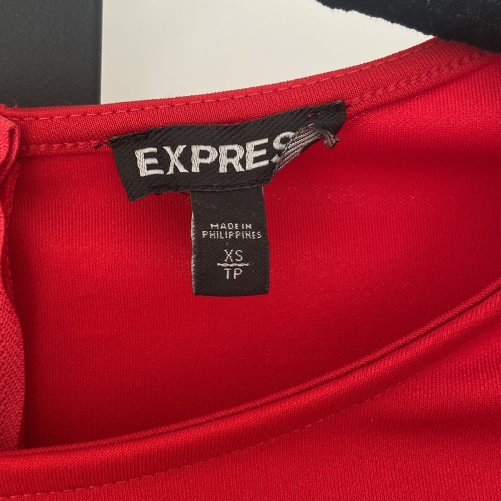 Express Red Crop Top - Picture 2 of 3